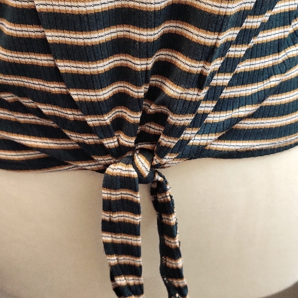 American Eagle Short Sleeve Tee Bundle - Picture 5 of 9